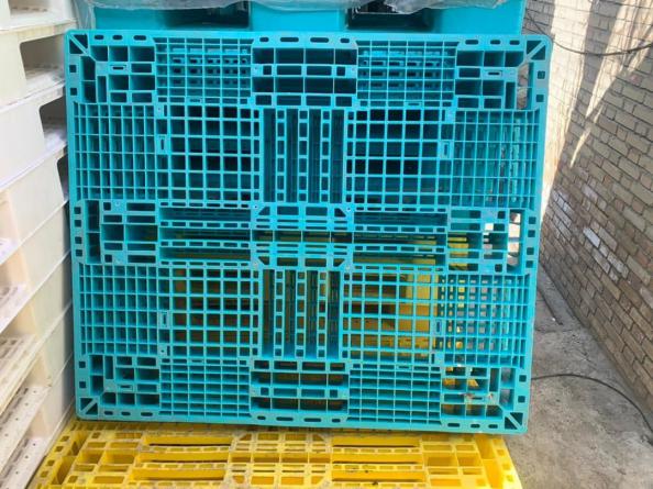 انواع مواد تشکیل دهنده پالت پلاستیکی